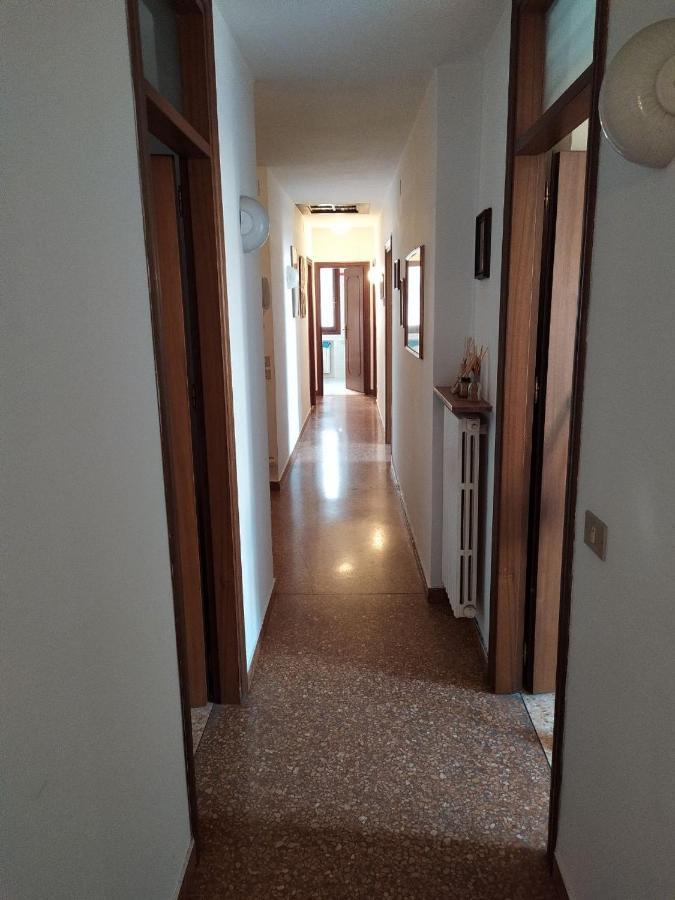 Two Steps From Rialto Hotell Venedig Exteriör bild