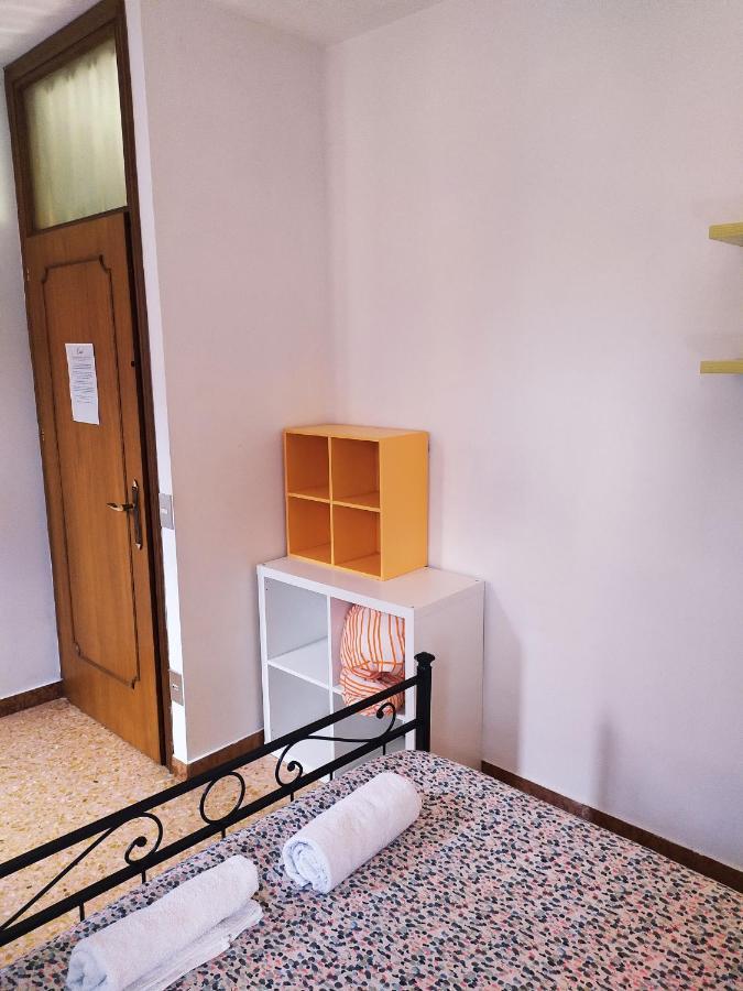 Two Steps From Rialto Hotell Venedig Exteriör bild